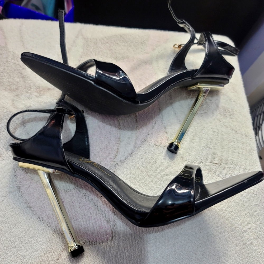 Gorgeous Black heels